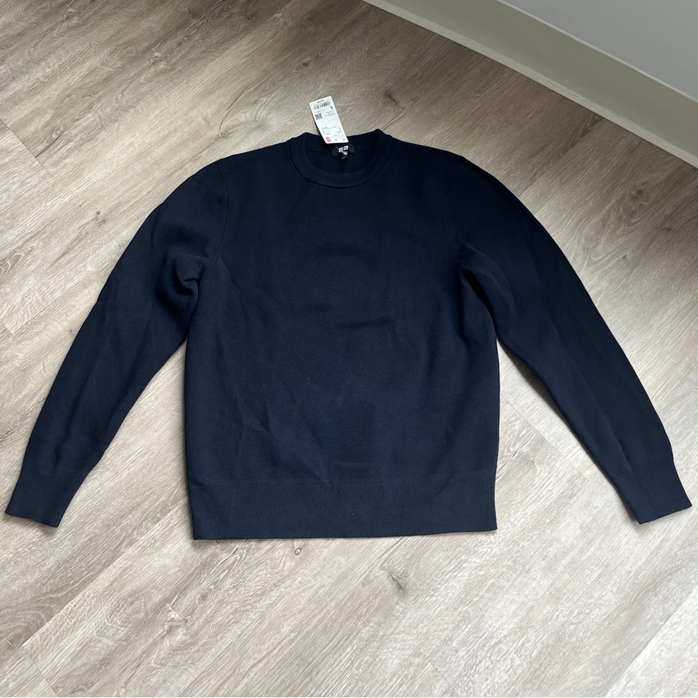 Uniqlo Navy Crewneck Sweater/Sweatshirt